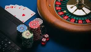 Ilustrasi pengguna mengelola waktu dan anggaran saat bermain sports betting dengan bijak dan bertanggung jawab
